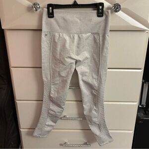 Fabletics Sync Seamless High-Waisted
7/8 leggings Size Small Heather Gray